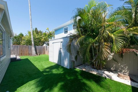House in Madeira Beach, Florida 2 bedrooms, 98.38 sq.m. № 2212258 - photo 15