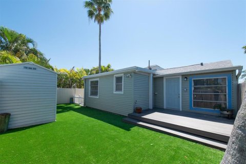 House in Madeira Beach, Florida 2 bedrooms, 98.38 sq.m. № 2212258 - photo 16