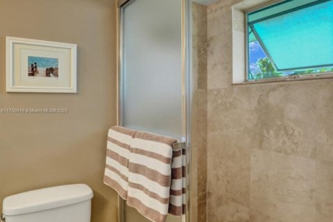 Condo in Fort Lauderdale, Florida, 2 bedrooms  № 1700054 - photo 10