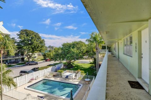Condo in Fort Lauderdale, Florida, 2 bedrooms  № 1700054 - photo 18