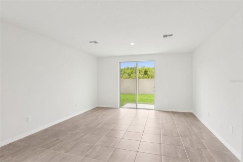 Casa en venta en Zephyrhills, Florida, 4 dormitorios, 149.29 m2 № 1758343 - foto 15