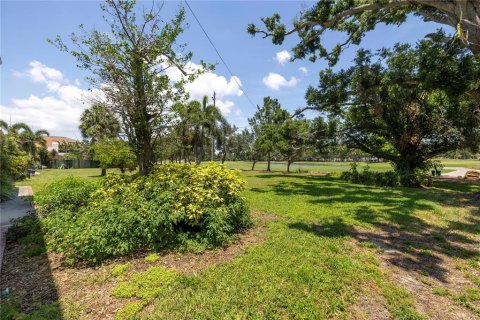 Casa en venta en Saint Petersburg, Florida, 3 dormitorios, 241.36 m2 № 1773881 - foto 10