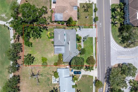 Casa en venta en Saint Petersburg, Florida, 3 dormitorios, 241.36 m2 № 1773881 - foto 1