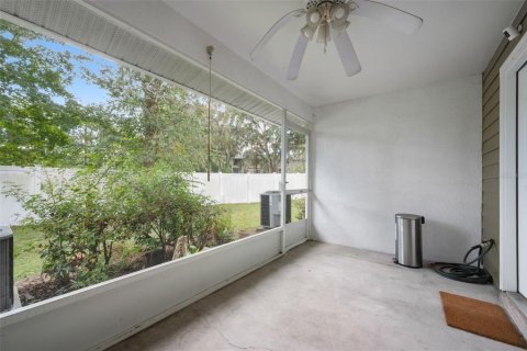 Townhouse in Gainesville, Florida 2 bedrooms, 106.09 sq.m. № 2403701 - photo 19