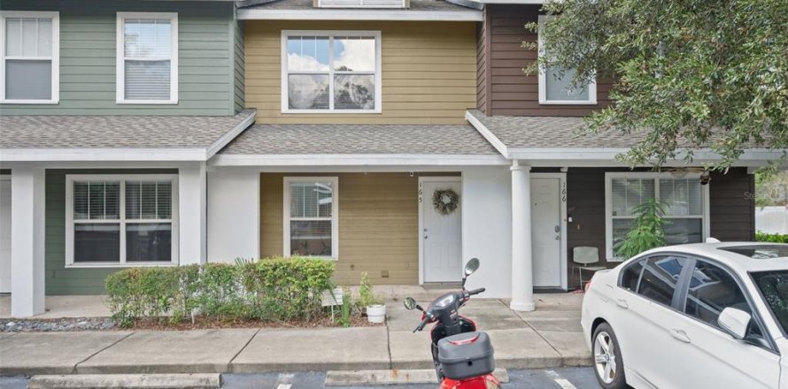 Townhouse in Gainesville, Florida 2 bedrooms, 106.09 sq.m. № 2403701