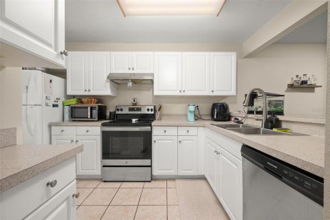 Townhouse in Gainesville, Florida 2 bedrooms, 106.09 sq.m. № 2403701 - photo 7