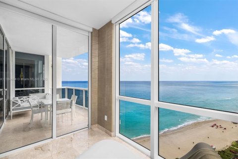 Condo in Sunny Isles Beach, Florida, 3 bedrooms  № 1874666 - photo 17