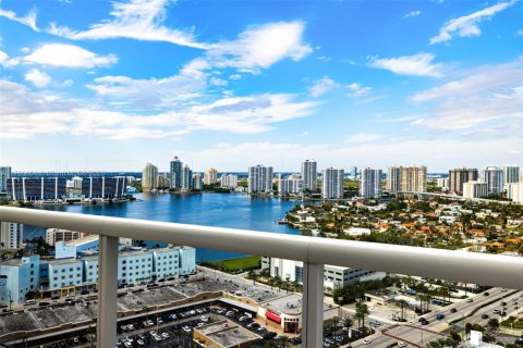 Condo in Sunny Isles Beach, Florida, 3 bedrooms  № 1874666 - photo 13