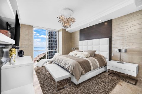 Condo in Sunny Isles Beach, Florida, 3 bedrooms  № 1874666 - photo 14
