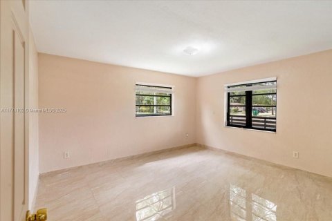 House in Miami Gardens, Florida 4 bedrooms, 167.22 sq.m. № 1713836 - photo 19