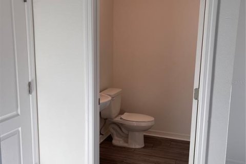 Touwnhouse à louer à Tampa, Floride: 3 chambres, 172.8 m2 № 2416400 - photo 5