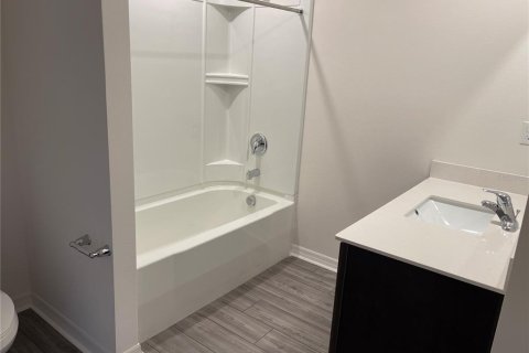 Touwnhouse à louer à Tampa, Floride: 3 chambres, 172.8 m2 № 2416400 - photo 14