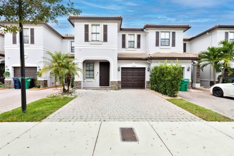 Townhouse in Doral, Florida 4 bedrooms, 177.63 sq.m. № 1953552 - photo 3