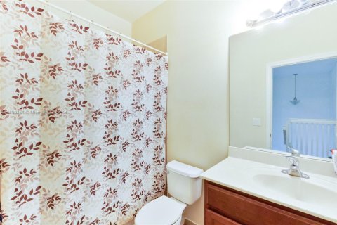 Townhouse in Doral, Florida 4 bedrooms, 177.63 sq.m. № 1953552 - photo 4