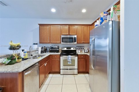 Townhouse in Doral, Florida 4 bedrooms, 177.63 sq.m. № 1953552 - photo 11