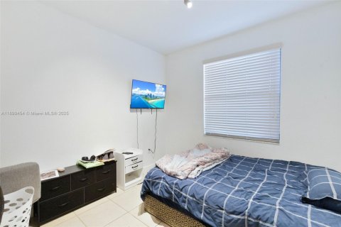 Townhouse in Doral, Florida 4 bedrooms, 177.63 sq.m. № 1953552 - photo 13