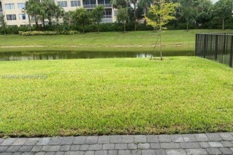 Снять в аренду виллу или дом в Дирфилд-Бич, Флорида 4 спальни, 202.9м2, № 2022014 - фото 8