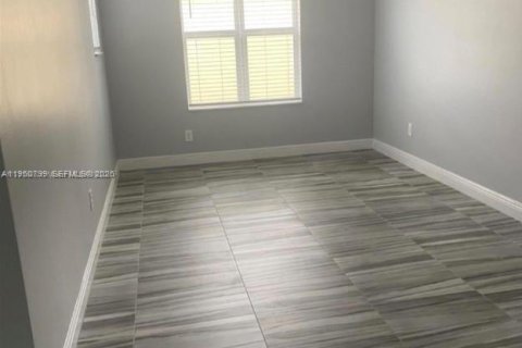 Снять в аренду виллу или дом в Дирфилд-Бич, Флорида 4 спальни, 202.9м2, № 2022014 - фото 11