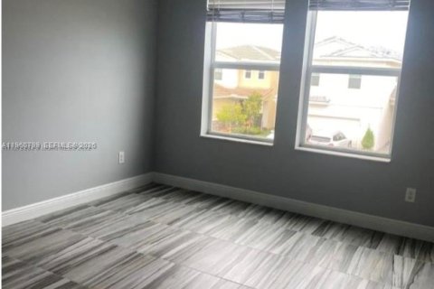 Снять в аренду виллу или дом в Дирфилд-Бич, Флорида 4 спальни, 202.9м2, № 2022014 - фото 12