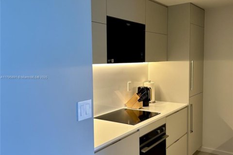 Condo in Bal Harbour, Florida, 2 bedrooms  № 1864828 - photo 7