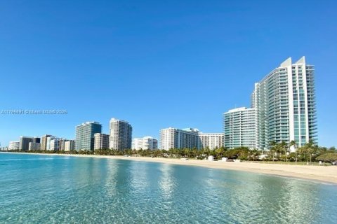 Condo in Bal Harbour, Florida, 2 bedrooms  № 1864828 - photo 17