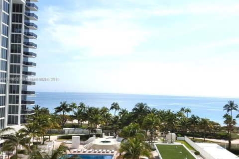 Condo in Bal Harbour, Florida, 2 bedrooms  № 1864828 - photo 5