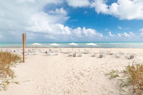 Condominio en venta en Key Biscayne, Florida, 3 dormitorios, 125.42 m2 № 1932973 - foto 22