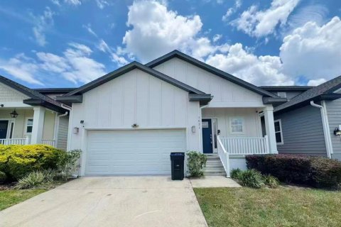 House in Gainesville, Florida 3 bedrooms, 173.54 sq.m. № 2225968
