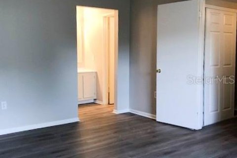 Condo in Altamonte Springs, Florida, 2 bedrooms № 2198602 - photo 17
