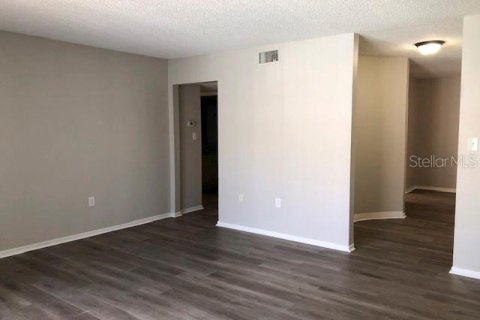 Condo in Altamonte Springs, Florida, 2 bedrooms № 2198602 - photo 4