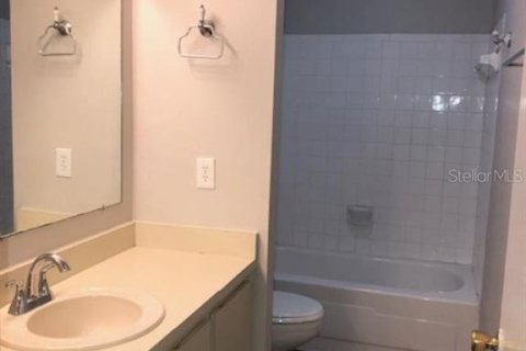 Condo in Altamonte Springs, Florida, 2 bedrooms № 2198602 - photo 13