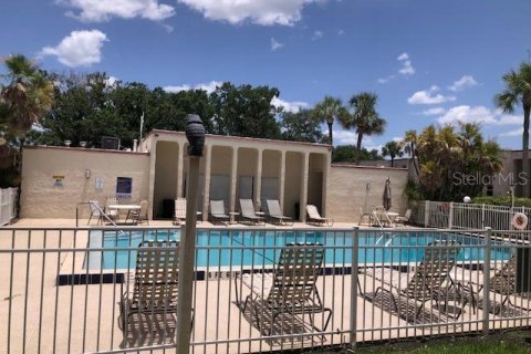 Condo in Altamonte Springs, Florida, 2 bedrooms № 2198602 - photo 12