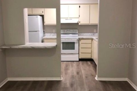Condo in Altamonte Springs, Florida, 2 bedrooms № 2198602 - photo 8