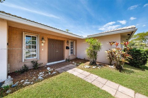 House in Coral Springs, Florida 4 bedrooms, 202.25 sq.m. № 1943792 - photo 6