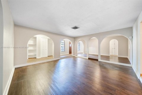 House in Coral Springs, Florida 4 bedrooms, 202.25 sq.m. № 1943792 - photo 24