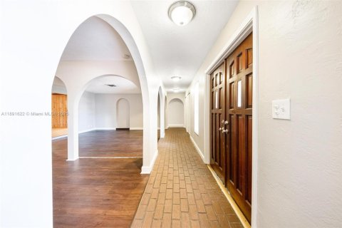 House in Coral Springs, Florida 4 bedrooms, 202.25 sq.m. № 1943792 - photo 27