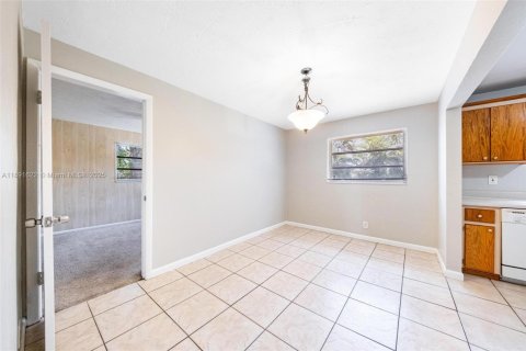 House in Coral Springs, Florida 4 bedrooms, 202.25 sq.m. № 1943792 - photo 25