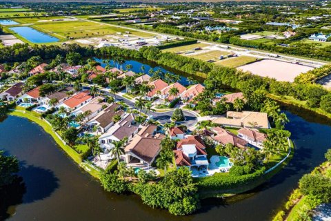 House in Wellington, Florida 4 bedrooms, 281.87 sq.m. № 2158335 - photo 3