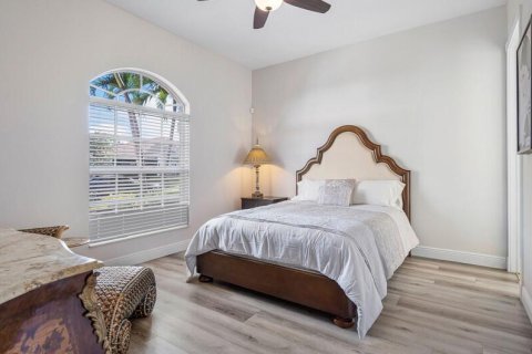 House in Wellington, Florida 4 bedrooms, 281.87 sq.m. № 2158335 - photo 25