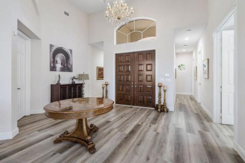 House in Wellington, Florida 4 bedrooms, 281.87 sq.m. № 2158335 - photo 5