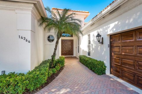 House in Wellington, Florida 4 bedrooms, 281.87 sq.m. № 2158335 - photo 8
