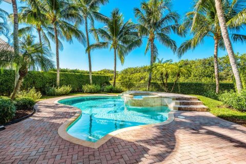 House in Wellington, Florida 4 bedrooms, 281.87 sq.m. № 2158335 - photo 11
