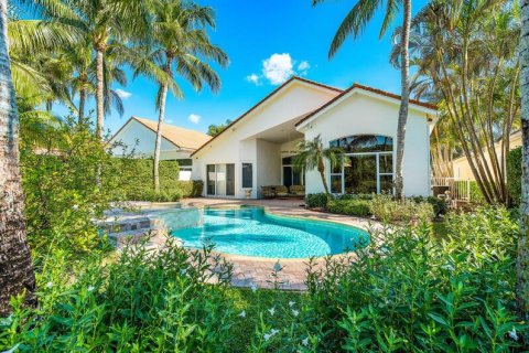 House in Wellington, Florida 4 bedrooms, 281.87 sq.m. № 2158335 - photo 15