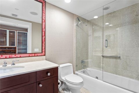 Condo in Aventura, Florida, 3 bedrooms  № 1948705 - photo 27