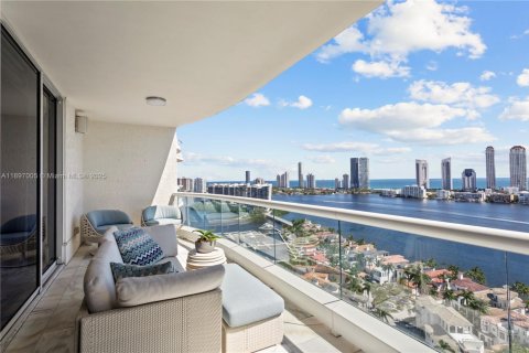 Condo in Aventura, Florida, 3 bedrooms  № 1948705 - photo 16