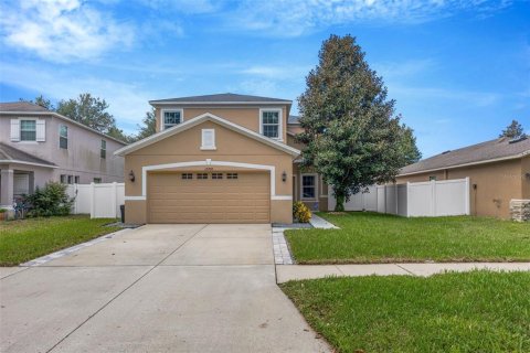 House in Spring Hill, Florida 4 bedrooms, 222.22 sq.m. № 2395853 - photo 2