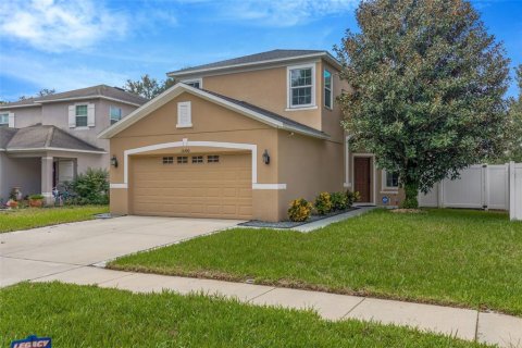 House in Spring Hill, Florida 4 bedrooms, 222.22 sq.m. № 2395853 - photo 4