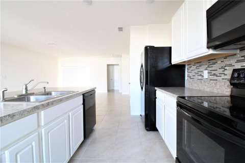 Townhouse in Kissimmee, Florida 3 bedrooms, 150.87 sq.m. № 2201467 - photo 9