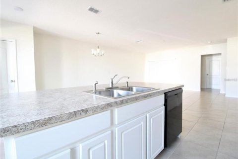 Townhouse in Kissimmee, Florida 3 bedrooms, 150.87 sq.m. № 2201467 - photo 10