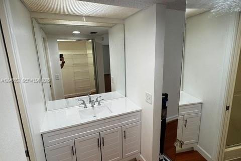 Copropriété à louer à Pembroke Pines, Floride: 2 chambres, 110.74 m2 № 2243132 - photo 11